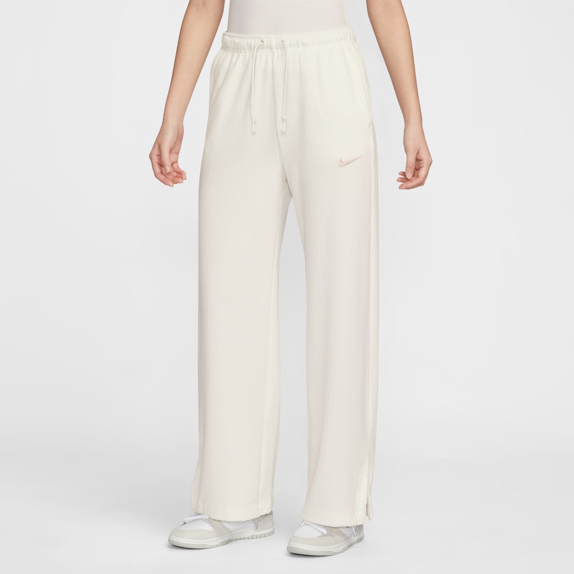 Nike スリムフィット ホワイトパンツ NIKE/ ナイキ】フリース スウェットパンツ（スウェットパンツ